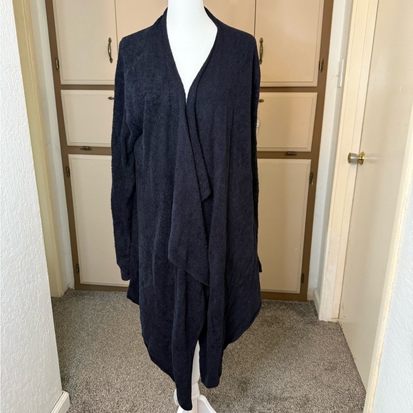 Elegant Black Open Front Cardigan Sweater - Picture 2 of 9